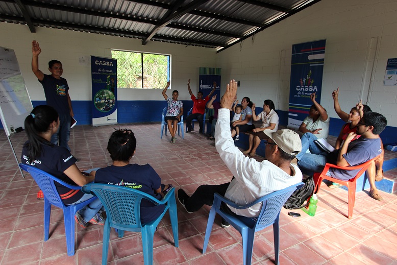 Los habitantes de las comunidades cañeras de Tonalá, El Sunza, San Isidro, San Raymundo y Los Lagartos identifican, promueven y lideran las iniciativas de desarrollo de sus comunidades, a través de Mesas de Diálogo que realizan periódicamente.