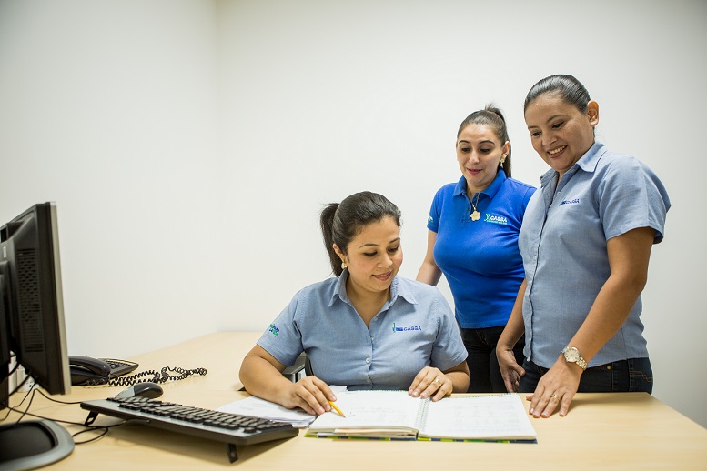 Gisela Henríquez, Johana Bonilla e Irene Reyes forman parte del equipo de Capital Humano de Ingenio Chaparrastique.